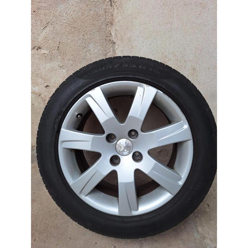 Cubierta pirelli cinturato p1 plus 205/55/16 + llanta santiaguito