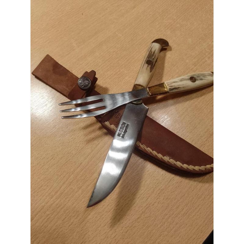 Cuchillo y tenedor marca mission con estuche