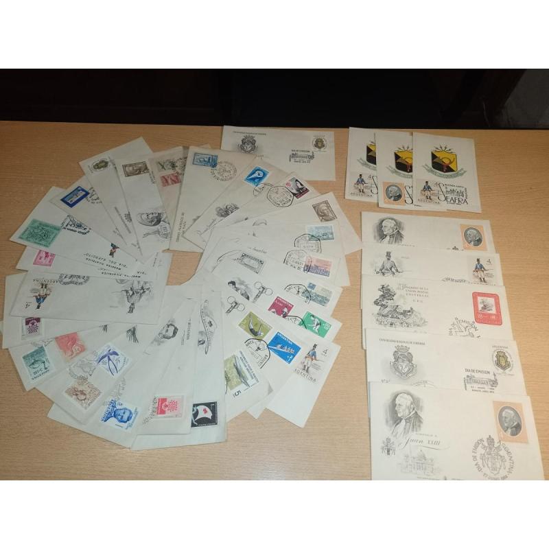 Sobres y cuadritos dia de emision argentina y sellos surtidos argentina