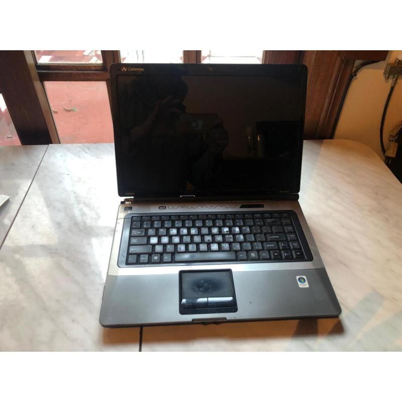 Notebook Gateway M-1615 - Para respuestos - 2/3