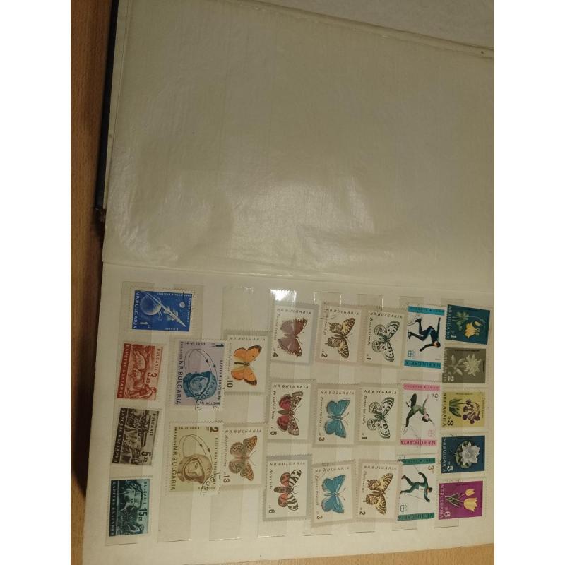 Sellos universales surtidos nuevos y usados