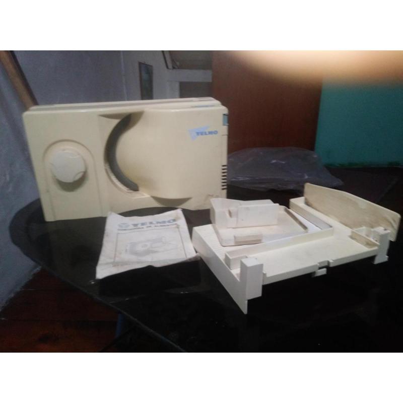 Cortadora de fiambre electrica marca yelmo como nueva.