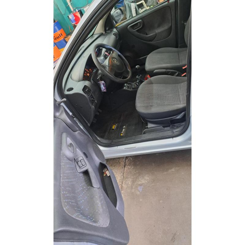 Chevrolet Corsa 2 GL 1.8 4 ptas - 8