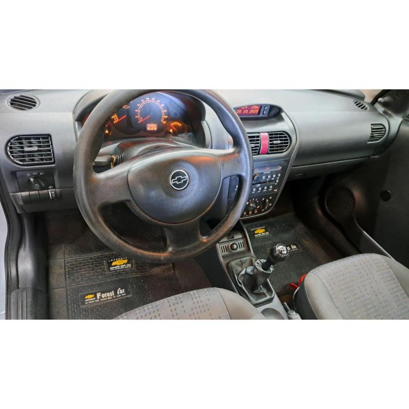 Chevrolet Corsa 2 GL 1.8 4 ptas - 10