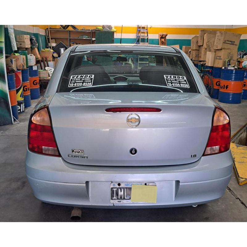 Chevrolet Corsa 2 GL 1.8 4 ptas - 11