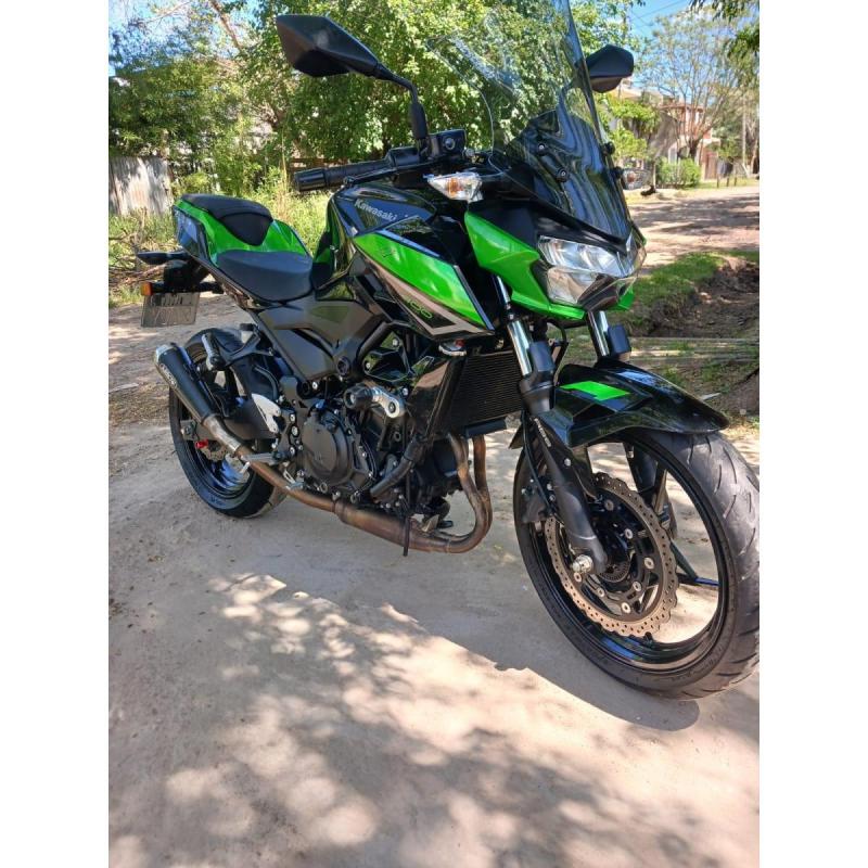 Vendo Kawasaki z400 modelo 2023