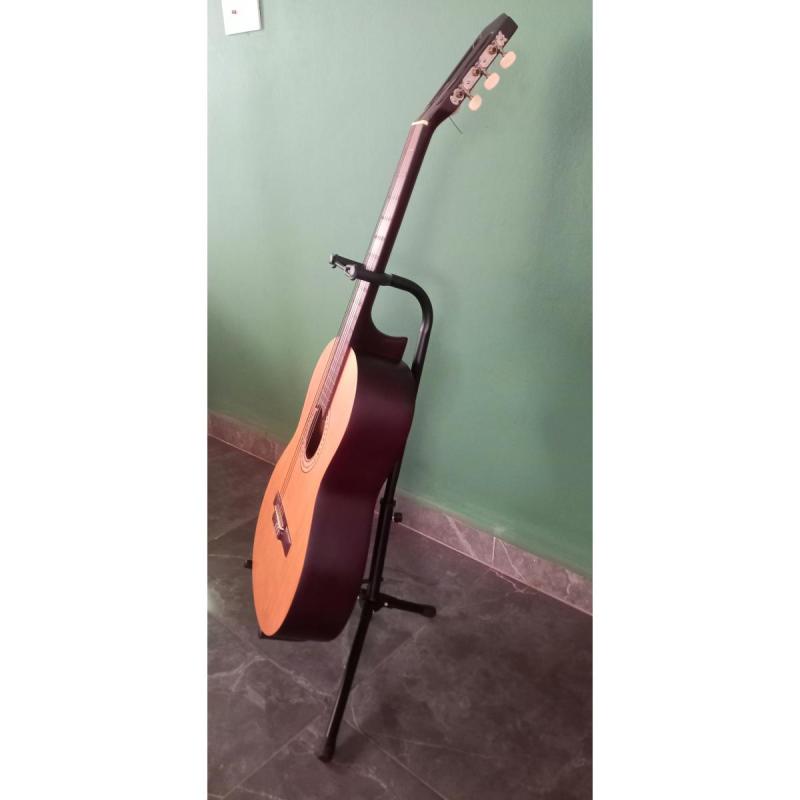 Vendo guitarra criolla Gracia M1 y tripode - 4