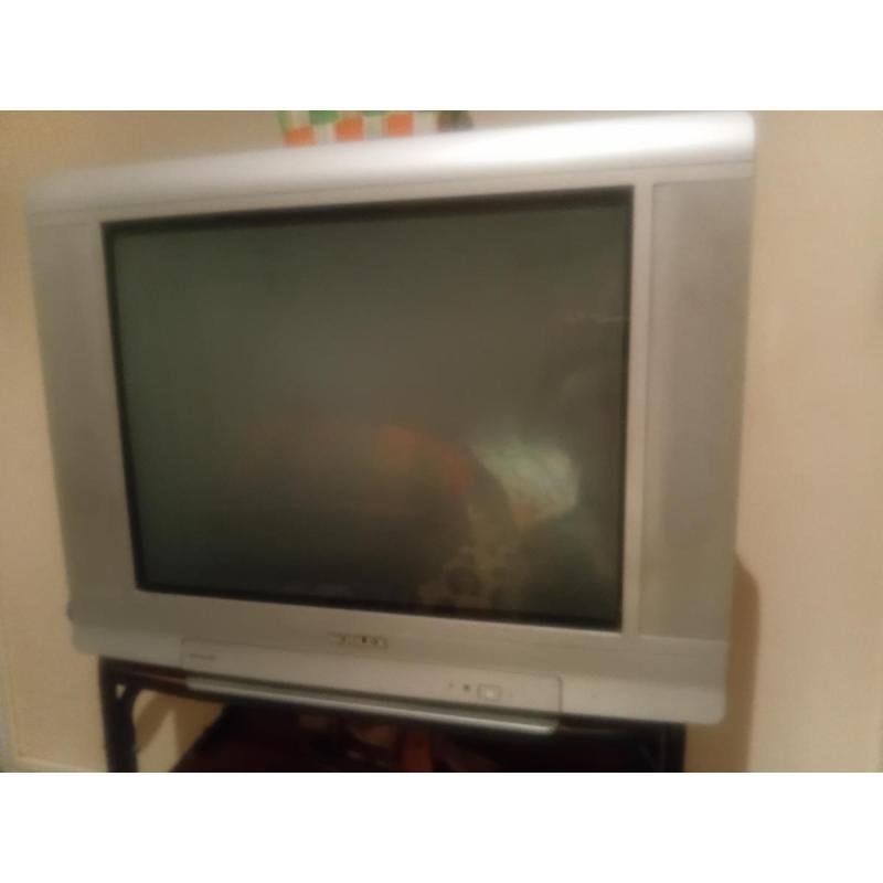 TV de tubo 29" a reparar + mesa - 2
