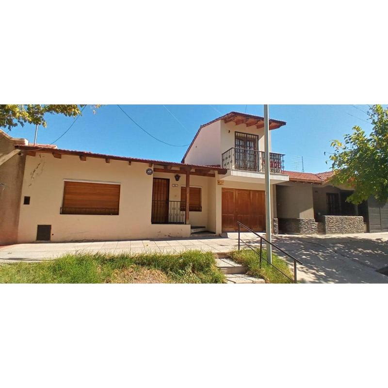 Casa muy linda barrio trapiche usd 65.000