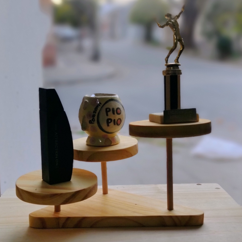 Soporte Expositor de Madera - 2/3