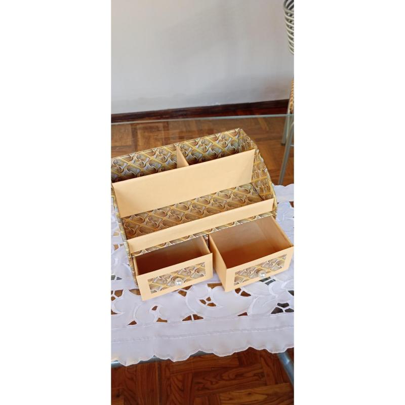 Cajas organizadoras multiusos y colgantes de colores - 12/16