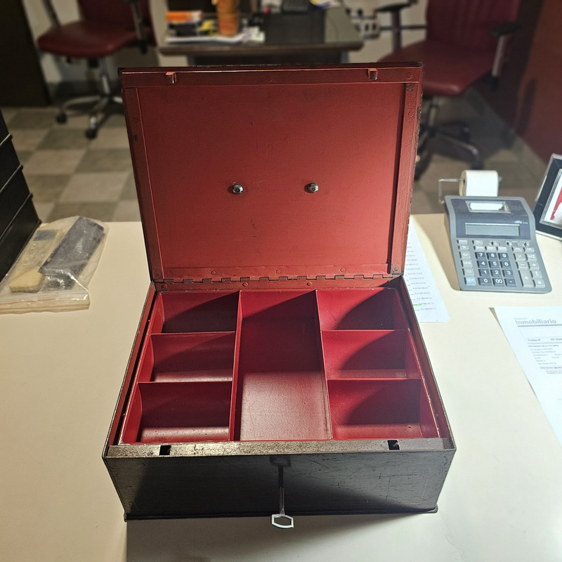 Caja de seguridad o Portavalores Antigua....de las buenas!!! - 10
