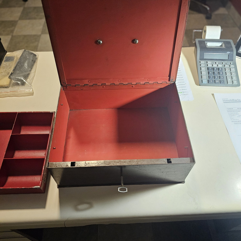 Caja de seguridad o Portavalores Antigua....de las buenas!!! - 11