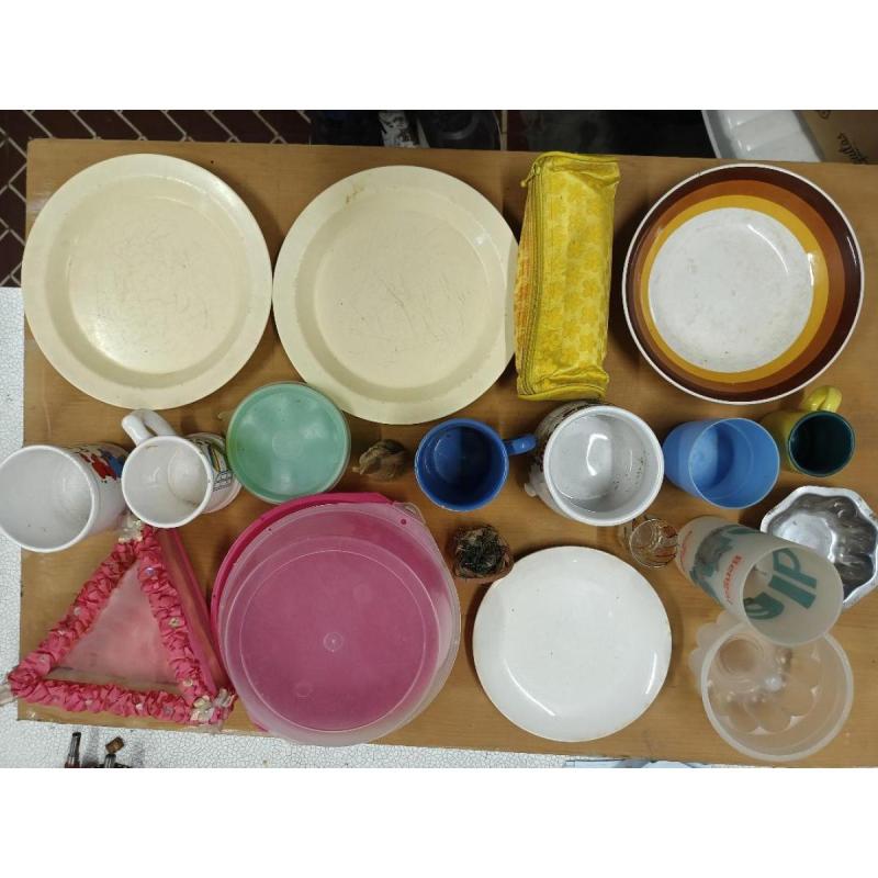 Adornos y vajilla a elección. El precio es unitario pero llevando el lote 50% de descuento - 2/7