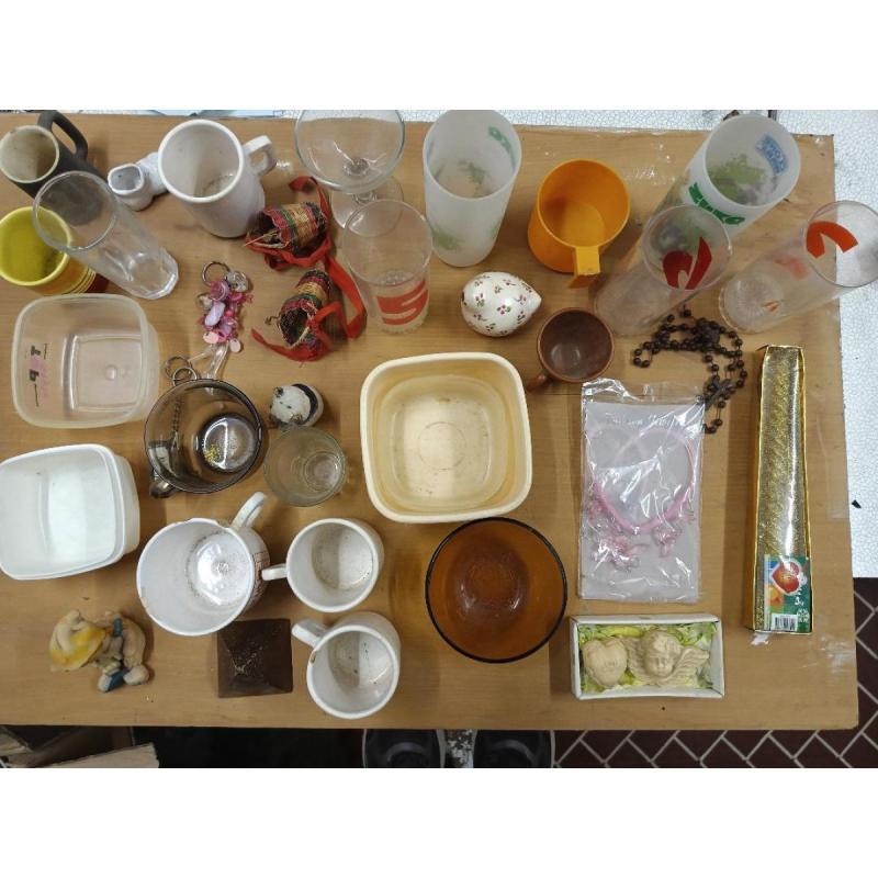 Adornos y vajilla a elección. El precio es unitario pero llevando el lote 50% de descuento - 6/7