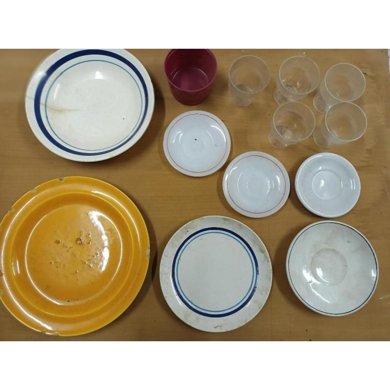 Adornos y vajilla a elección. El precio es unitario pero llevando el lote 50% de descuento - 7/7