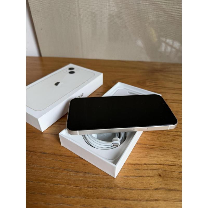 iPhone 13 126GB blanco.