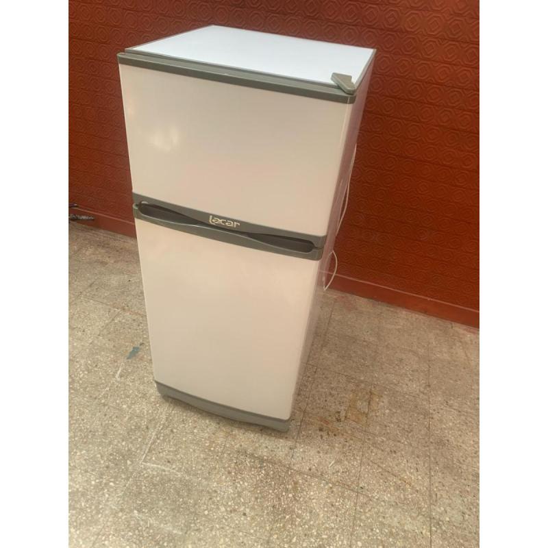 Vendo heladera lacar mod2110 con Freezer 192 litros