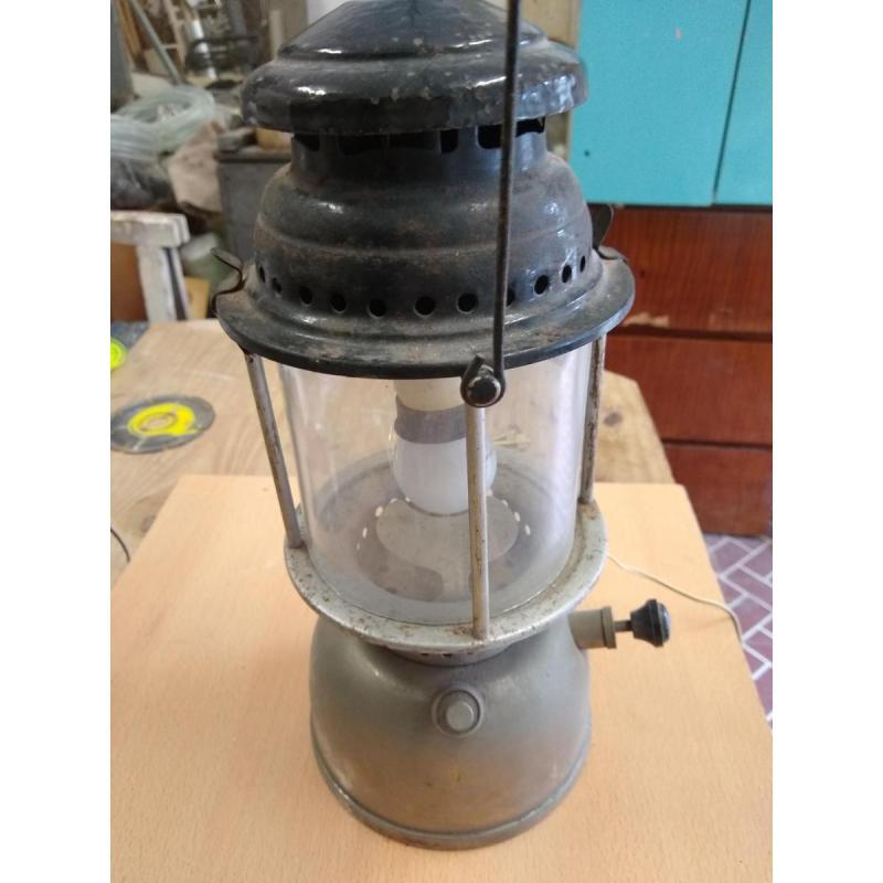 Antiguo Sol De Noche Convertido En Lámpara A Electricidad