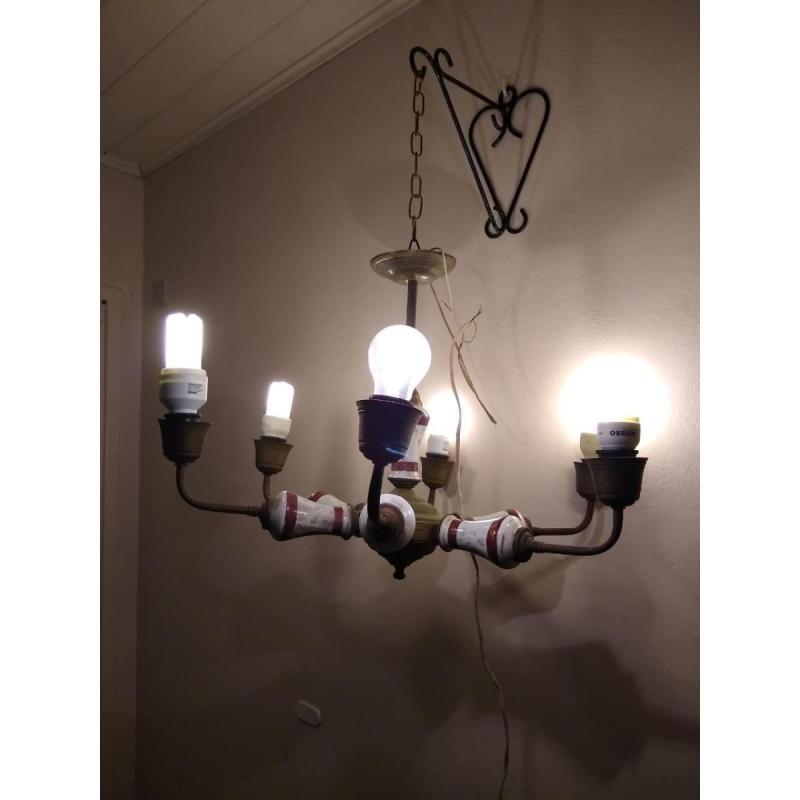 Araña de bronce y porcelana 6 luces 3 y 3