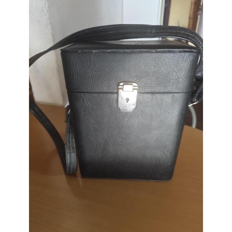 antigua conservadora portatil tipo cartera