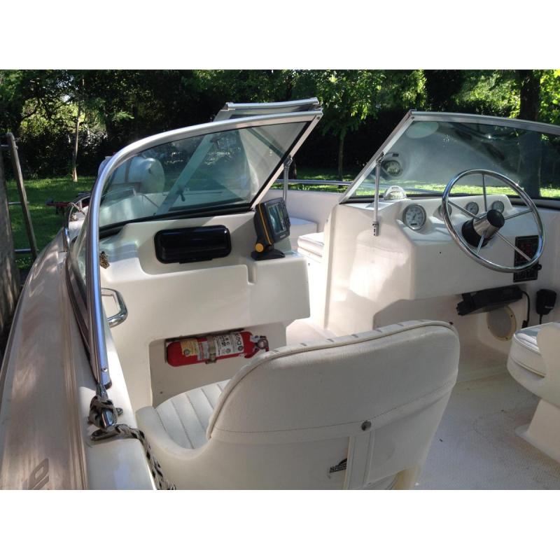 Lancha Quick Silver pocas horas de Uso OPORTUNIDAD