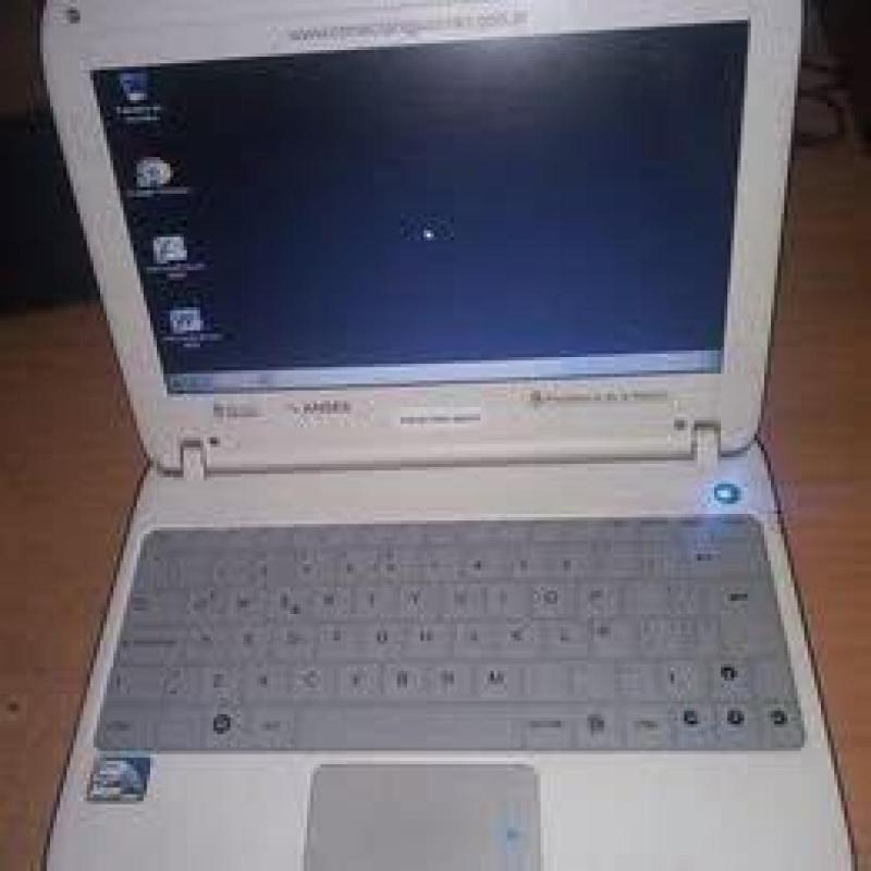 VENTA o PERMUTA Netbook economica con cargador y garantia, entrega sin costo - 1/3