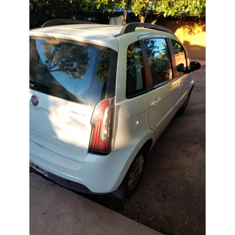 Fiat idea attractive 1.4 mod 2013 - 4/5