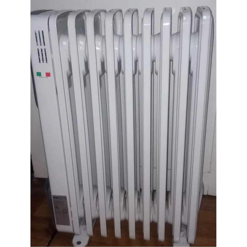 Radiador De Aceite Delonghi 2000w   IMPORTADO    DE  9  PANELES Cómo Nuevo (Usado)