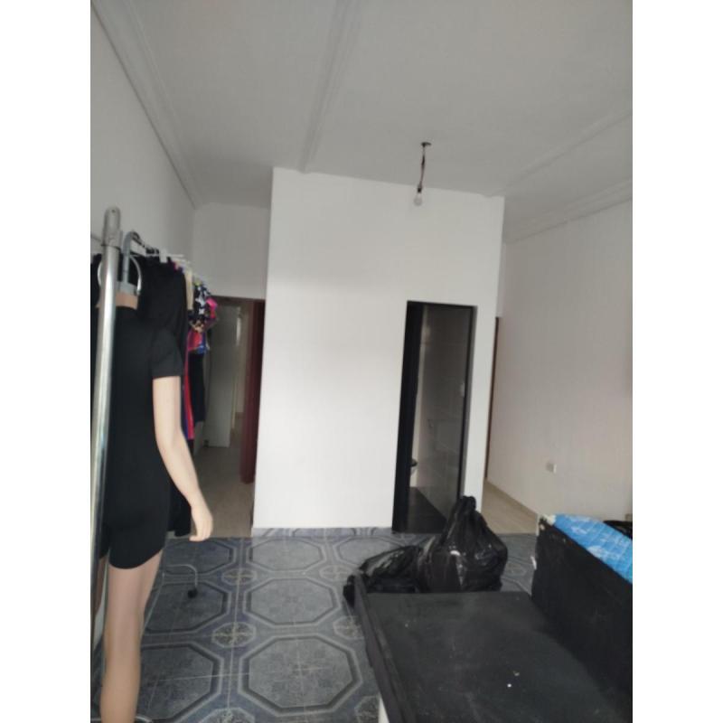 Carlos pelegrini y avenida meex lomas de zamora centro ,$250.000al frente ,primer piso