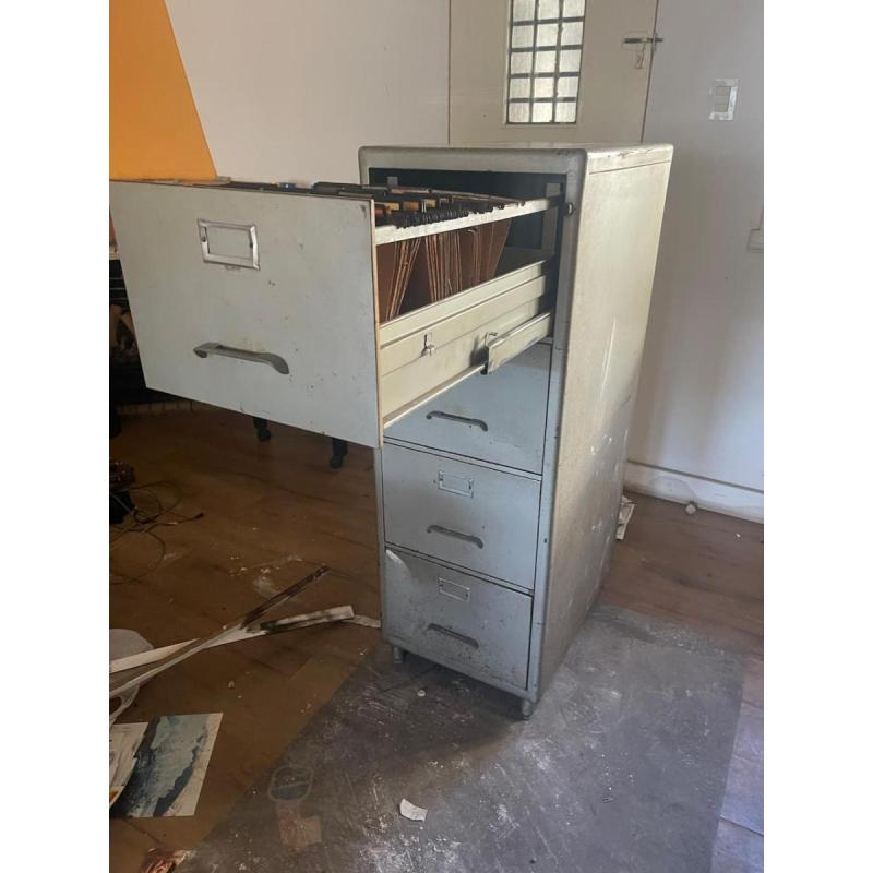 Fichero industrial de Hierro, cuatro cajones