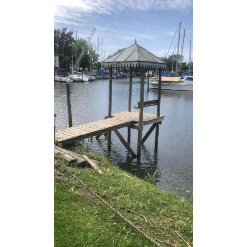 Terreno ribereño 1200m2 con antigua casa estilo náutico