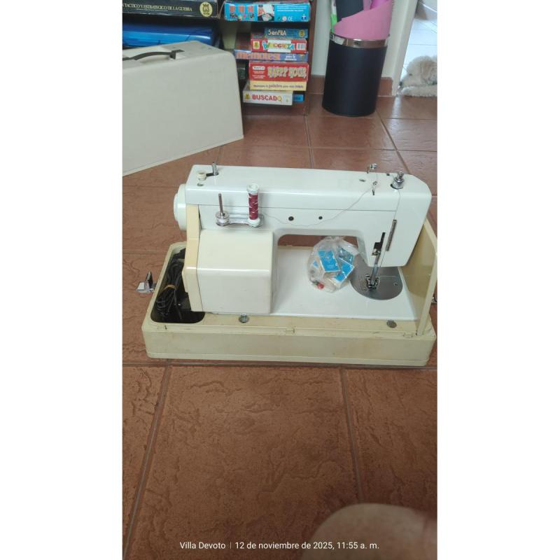 Maquina de coser portatil - 3