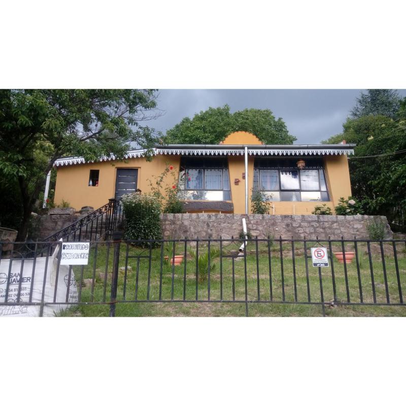 Se vende casa con terreno amplio - 3