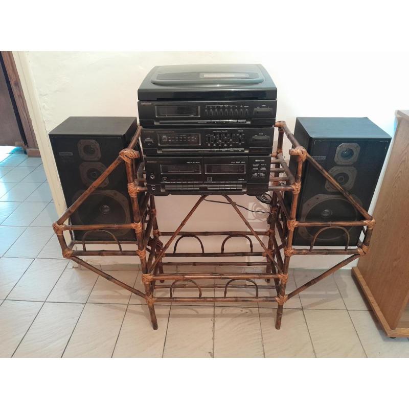 Aparador de caña + equipo de música vintage completo.