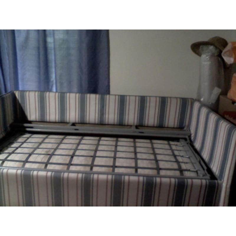 Sillón 2 cuerpos, cama plaza y media - 2