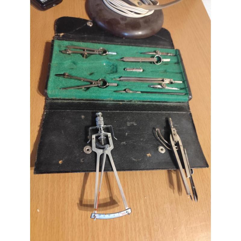 antiguo juego de compases