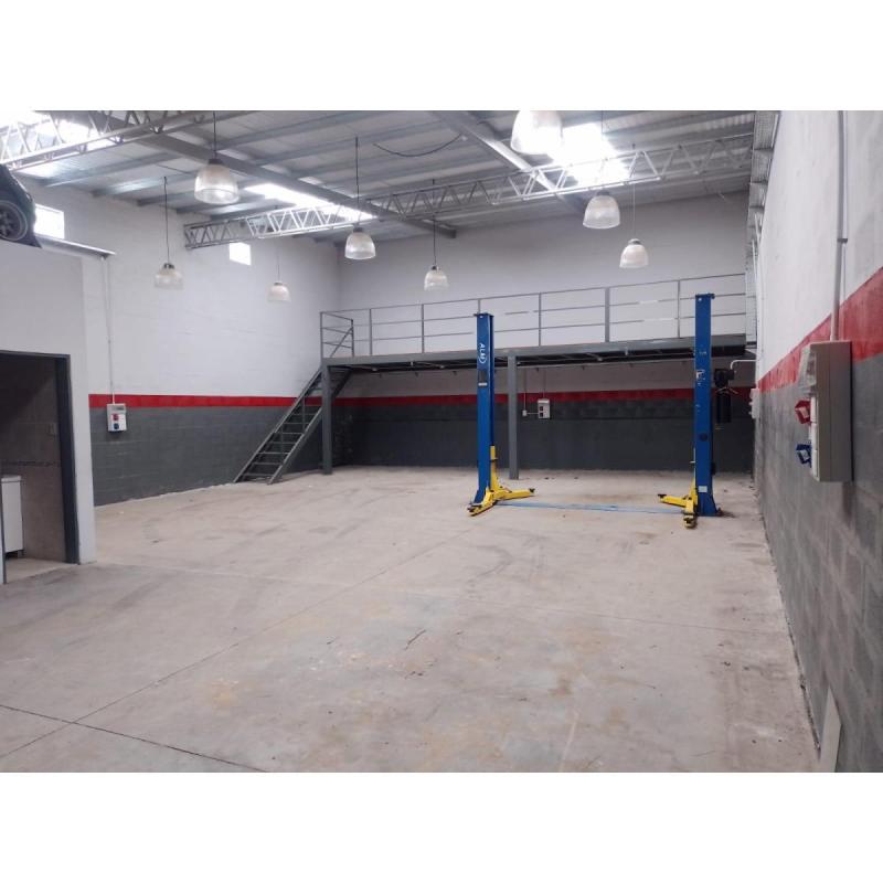 Alquilo excelente galpon para taller en buchard 2430 b.bca - 5