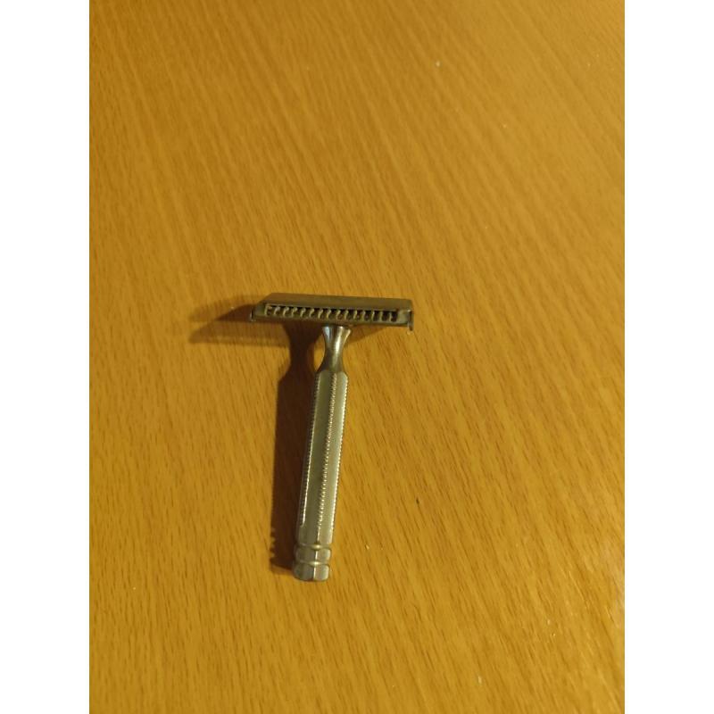 antigua máquina para afeitar