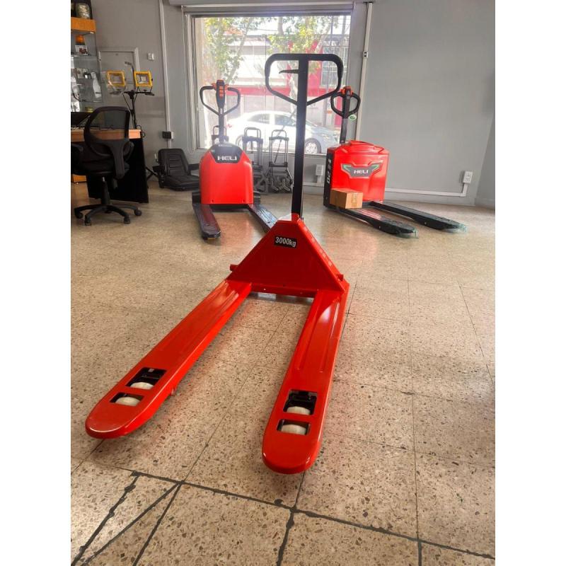 Vendo zorras manuales 3000 kilos marca heli - 4