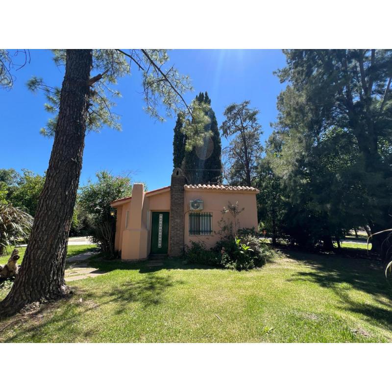 Venta – Lote en Esquina con Casa y Pileta – Barrio Los Troncos, Funes - 4