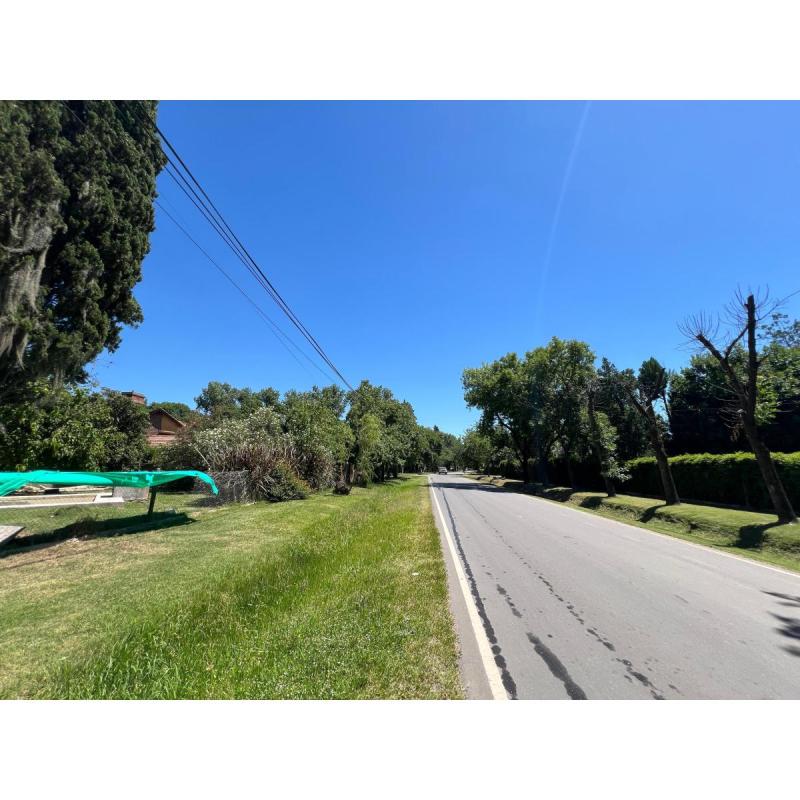Venta – Lote en Esquina con Casa y Pileta – Barrio Los Troncos, Funes - 11