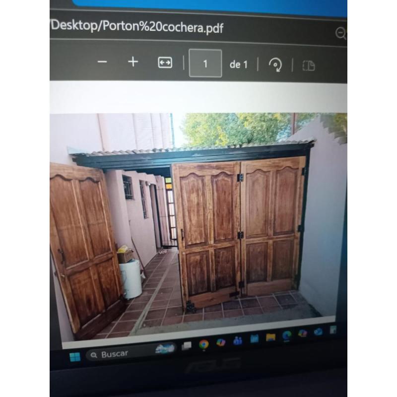 Portòn de madera 2.65m x 2.05 m