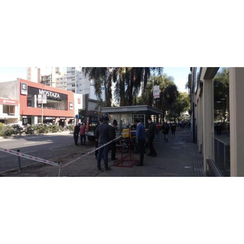 Minimarket polirubros, diarios y revistas - 7/8