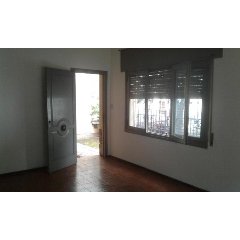 Vendo Amplia Casa Colinas de V. Sarsfield - 4