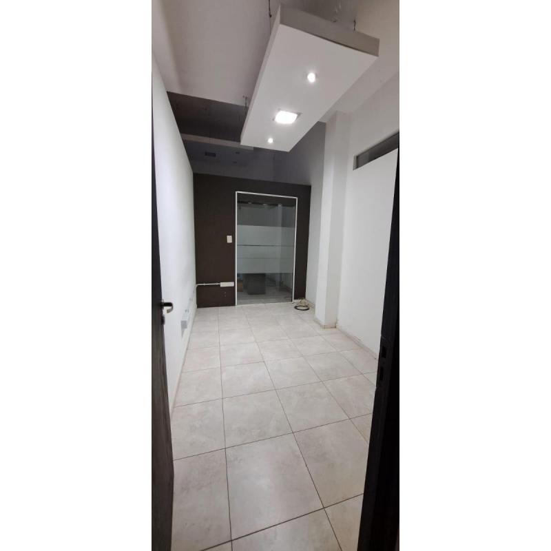 Local comercial -oficinas - consultorios - 2