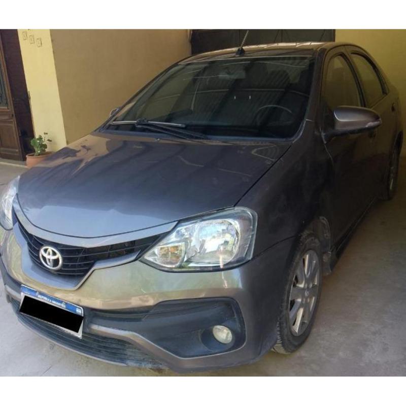 Vendo toyota etios xls 1.5 6m/t sedan 4p modelo 2018