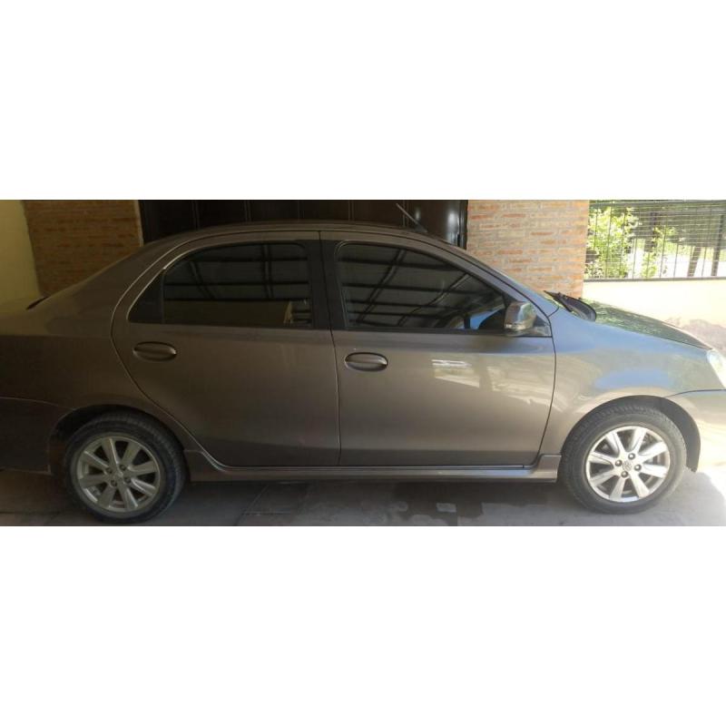 Vendo toyota etios xls 1.5 6m/t sedan 4p modelo 2018 - 4