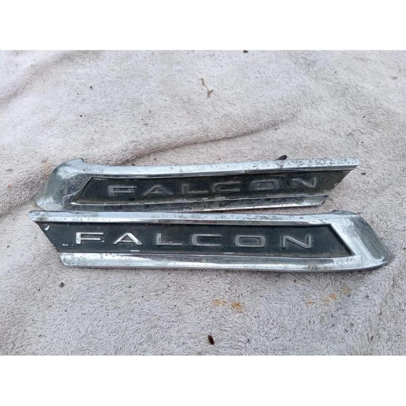 Moldura de Parante de Ford Falcon