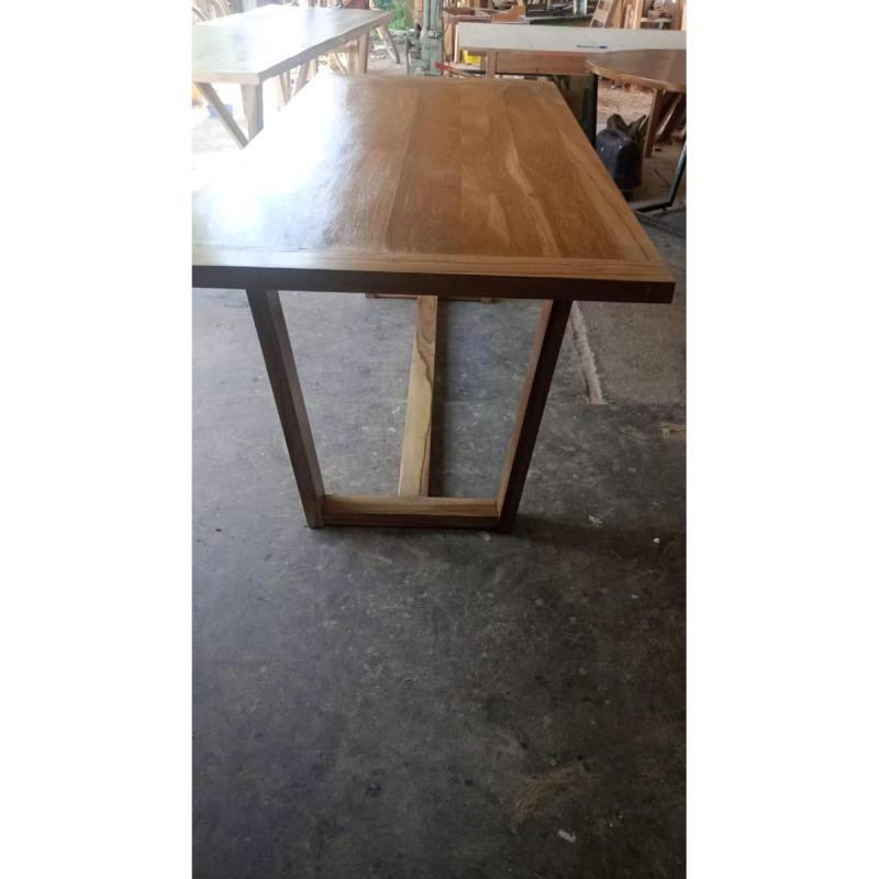 Mesa de petiribi maciza lustrado natural - 2